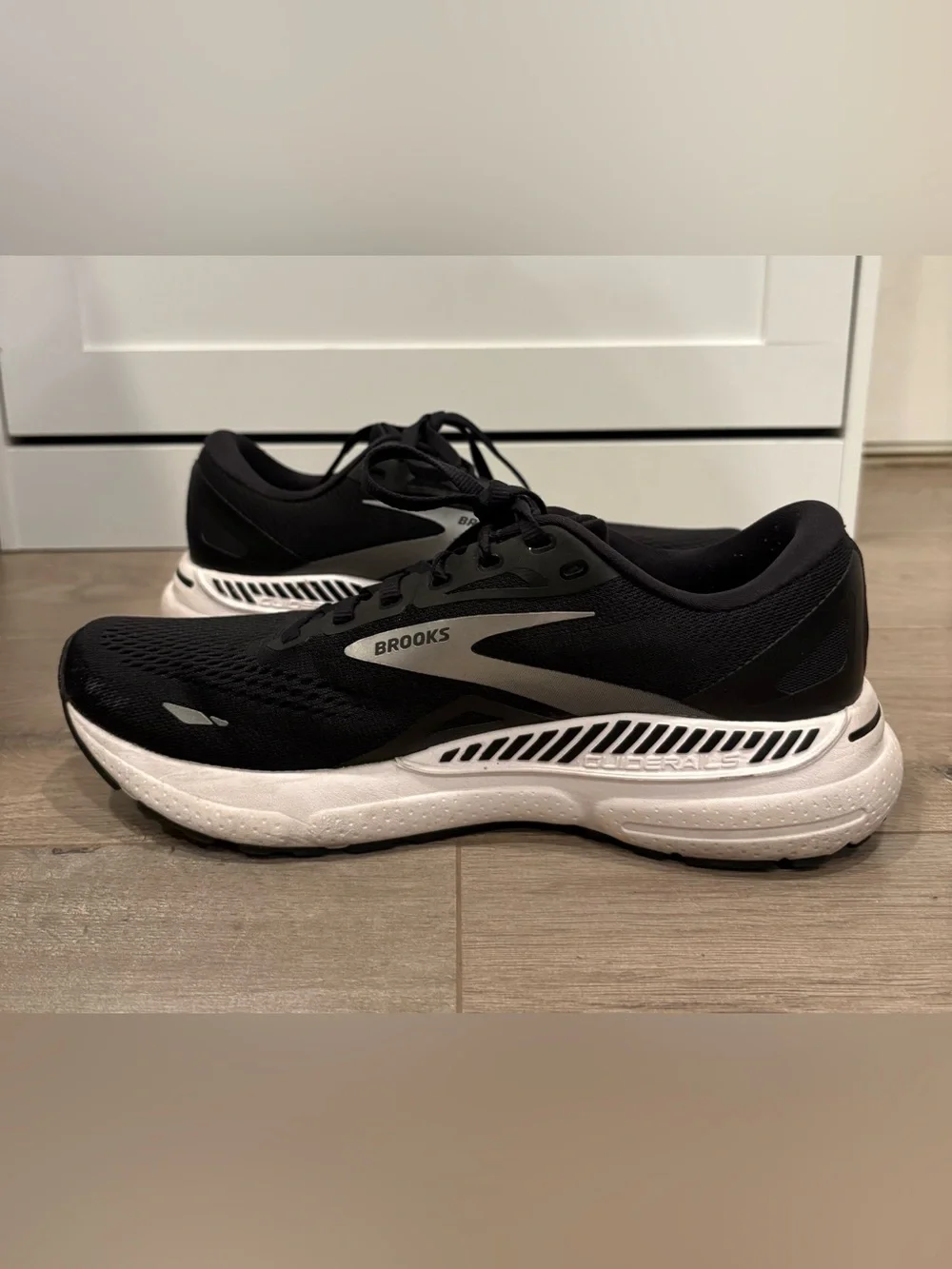 Brooks Adrenaline GTS 23 Womens Size 10B Black Athletic Running Shoes Sneakers